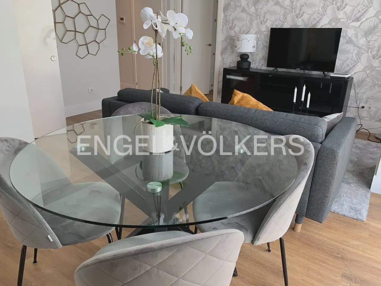 1 makuuhuone Asunto vuokrattavana paikassa Valencia kaupunki mukana uima-altaan - 1 395 € (Ref: 9961754)