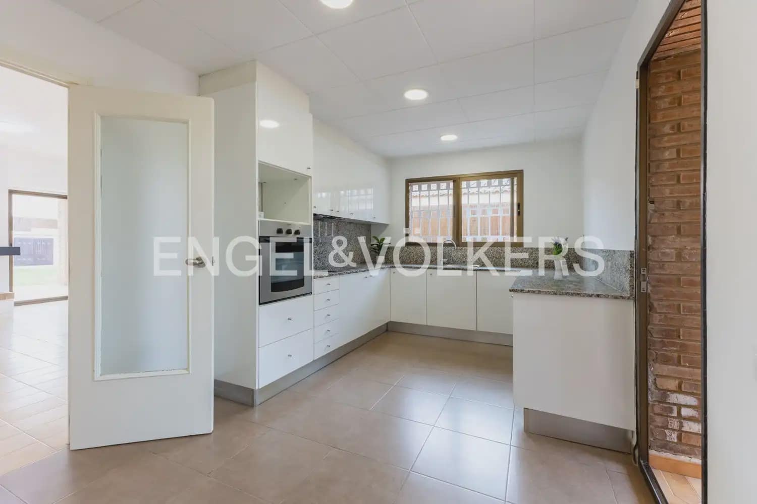 4 bedroom Villa for rent in Rocafort with pool garage - € 2,500 (Ref: 9961755)