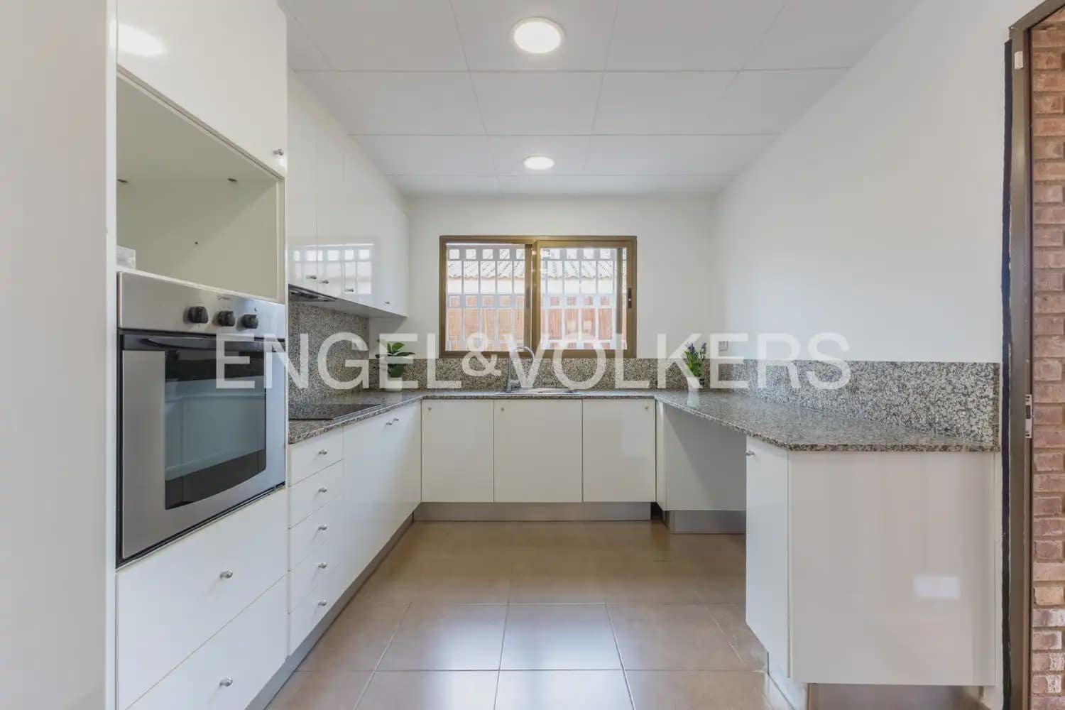 4 bedroom Villa for rent in Rocafort with pool garage - € 2,500 (Ref: 9961755)