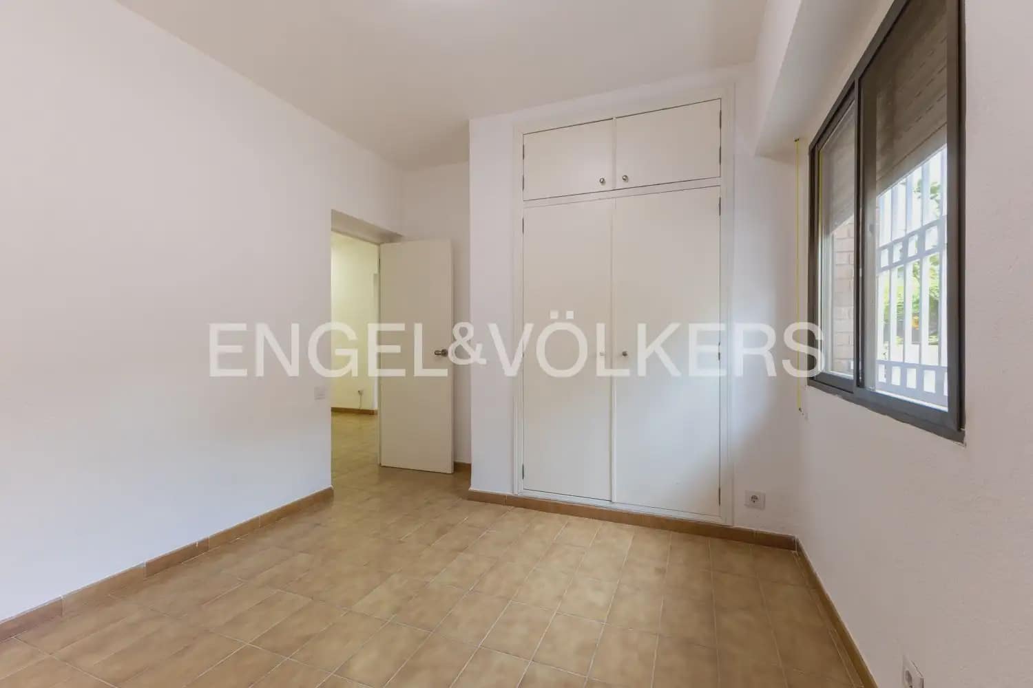 4 bedroom Villa for rent in Rocafort with pool garage - € 2,500 (Ref: 9961755)