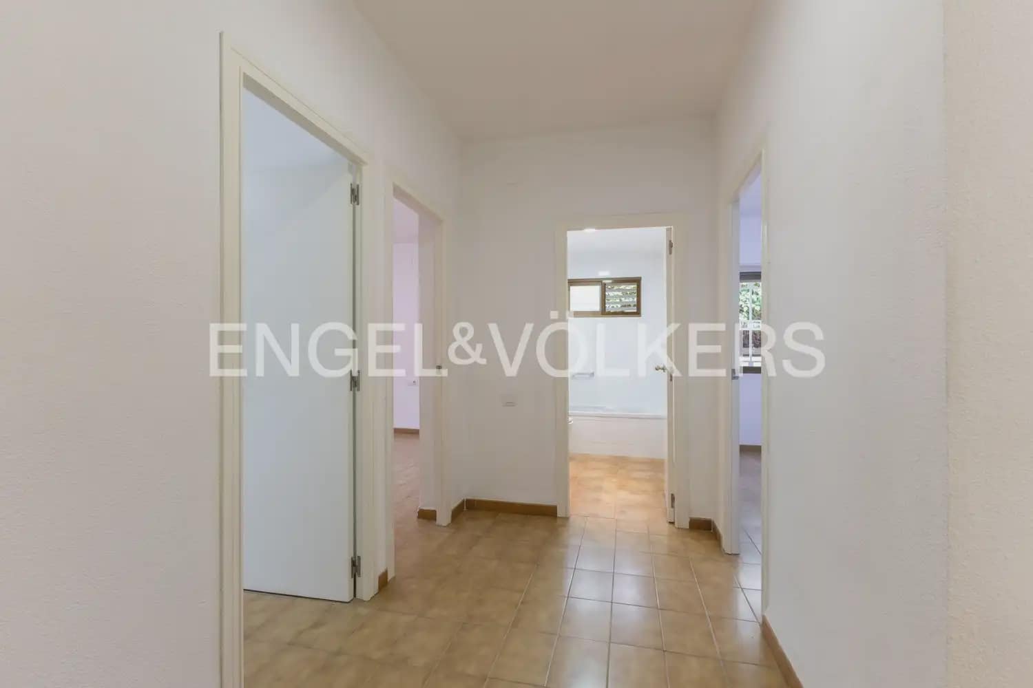 4 bedroom Villa for rent in Rocafort with pool garage - € 2,500 (Ref: 9961755)
