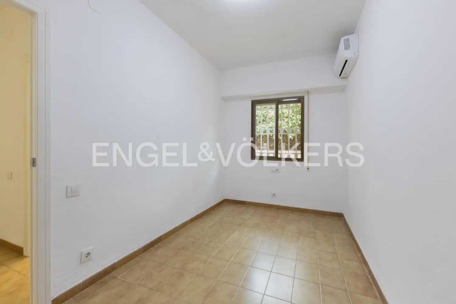 4 bedroom Villa for rent in Rocafort with pool garage - € 2,500 (Ref: 9961755)
