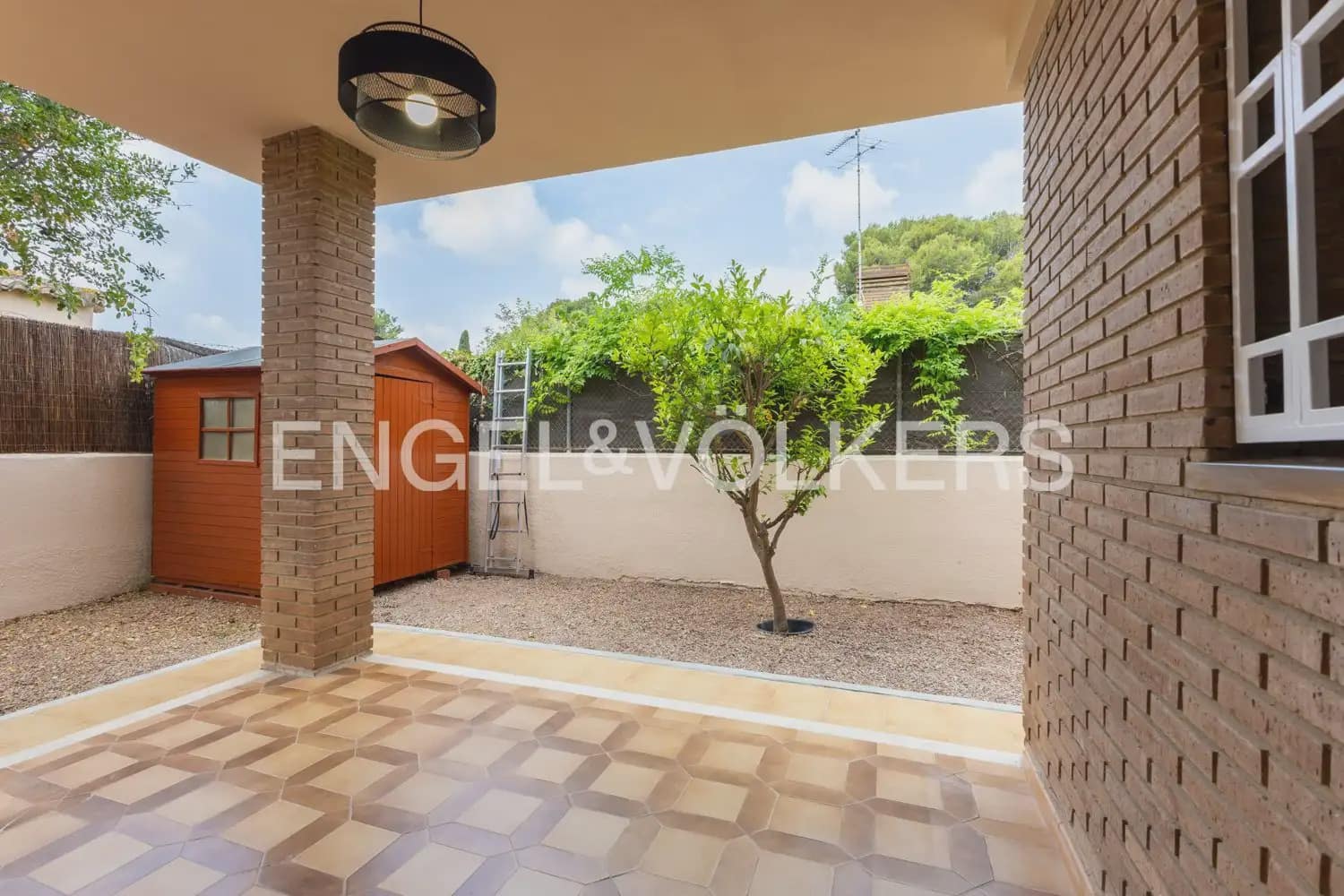 4 bedroom Villa for rent in Rocafort with pool garage - € 2,500 (Ref: 9961755)