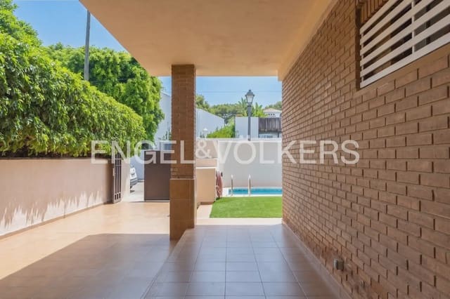 4 sovrum Villa att hyra i Rocafort med pool garage - 2 500 € (Ref: 9961755)