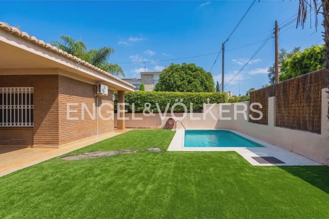 4 sovrum Villa att hyra i Rocafort med pool garage - 2 500 € (Ref: 9961755)