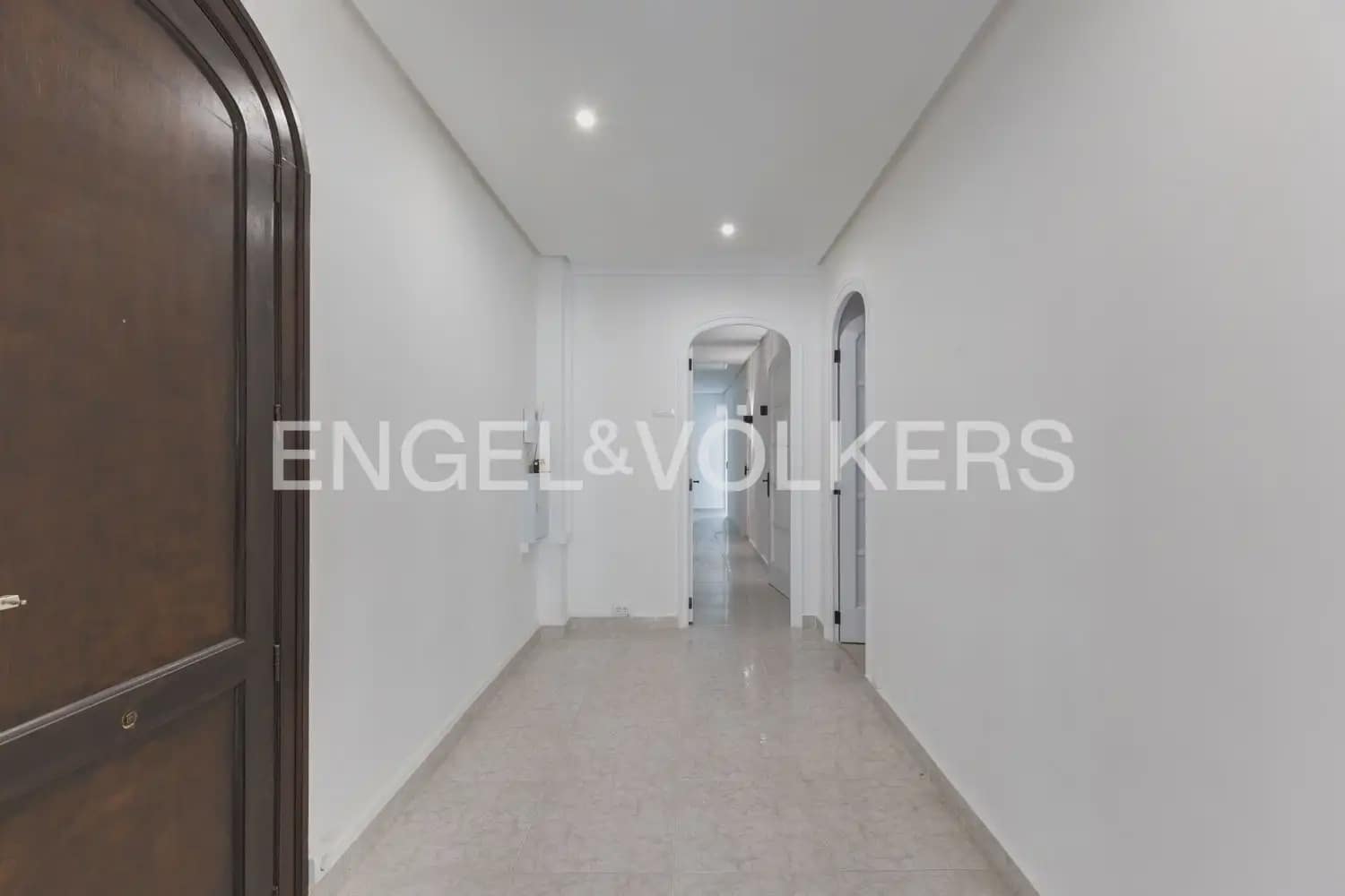 4 sovrum Lägenhet att hyra i Valencia stad med garage - 2 200 € (Ref: 9963418)