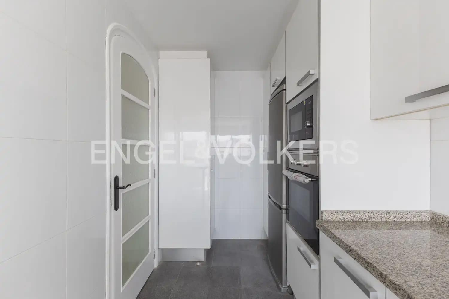 4 sovrum Lägenhet att hyra i Valencia stad med garage - 2 200 € (Ref: 9963418)