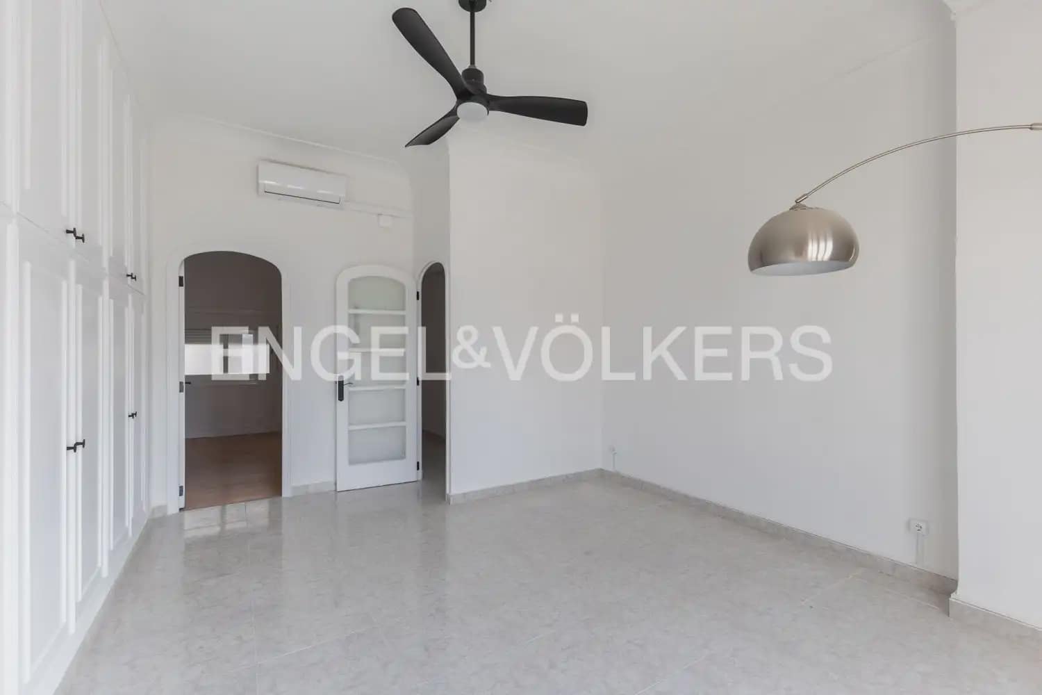 4 sovrum Lägenhet att hyra i Valencia stad med garage - 2 200 € (Ref: 9963418)