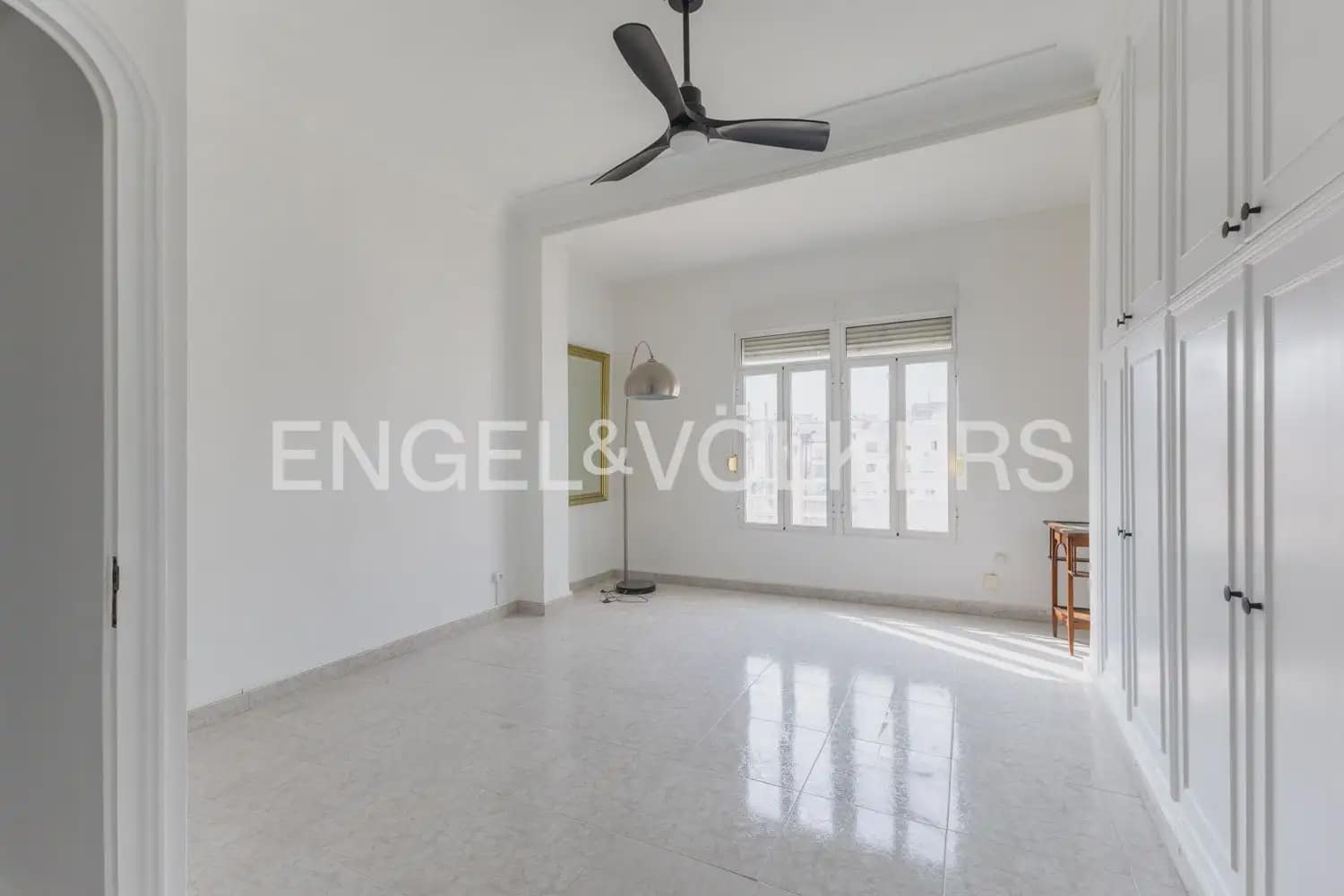 4 sovrum Lägenhet att hyra i Valencia stad med garage - 2 200 € (Ref: 9963418)