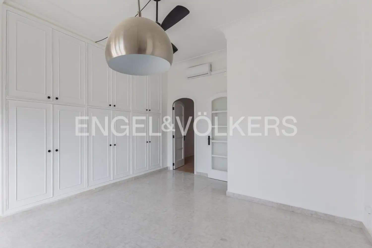 4 sovrum Lägenhet att hyra i Valencia stad med garage - 2 200 € (Ref: 9963418)