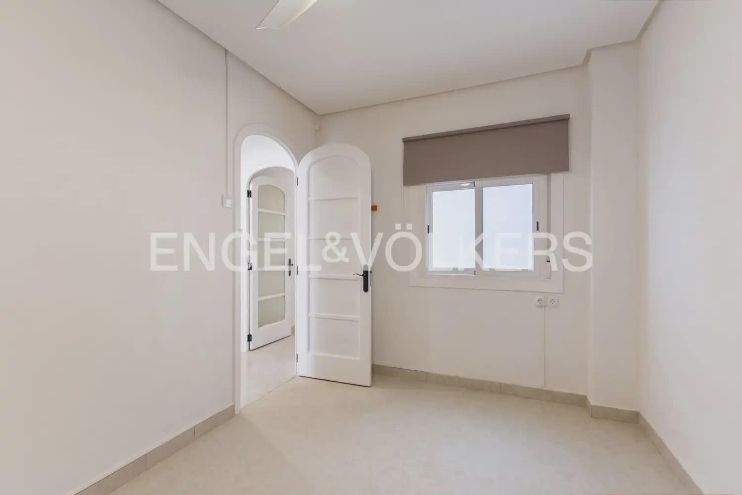 4 sovrum Lägenhet att hyra i Valencia stad med garage - 2 200 € (Ref: 9963418)