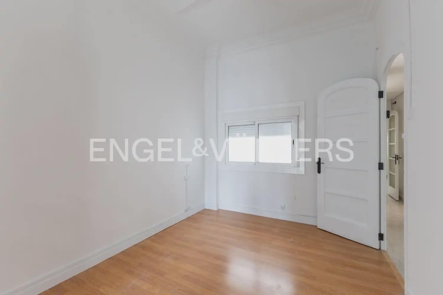 4 sovrum Lägenhet att hyra i Valencia stad med garage - 2 200 € (Ref: 9963418)