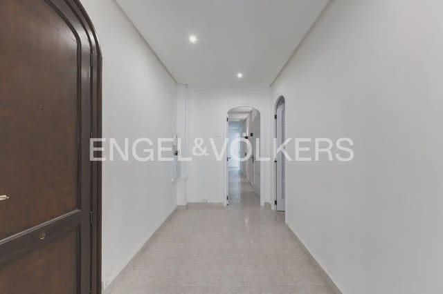 4 sovrum Lägenhet att hyra i La Gran Via, Valencia stad med garage - 2 200 € (Ref: 9963418)