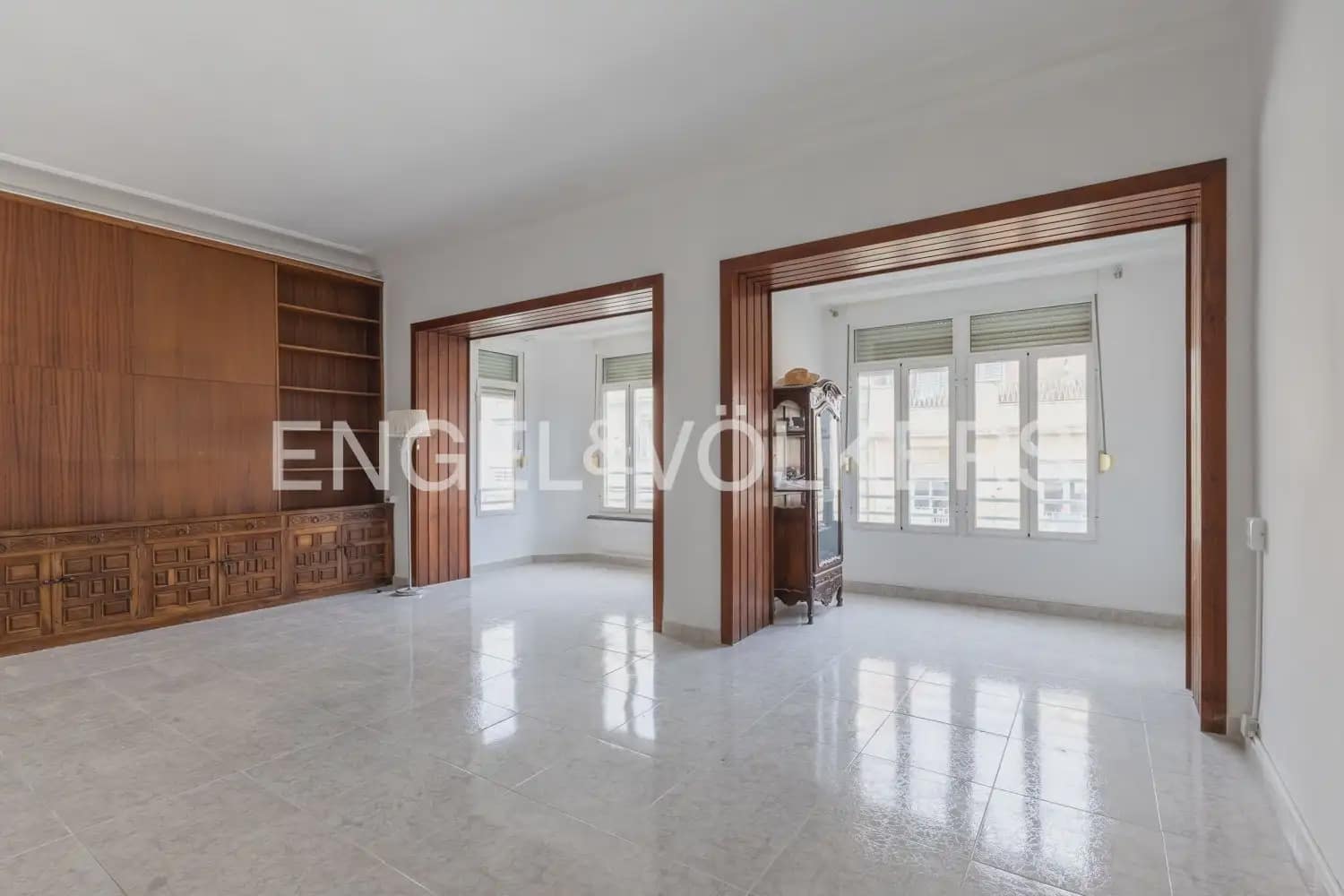 4 sovrum Lägenhet att hyra i Valencia stad med garage - 2 200 € (Ref: 9963418)