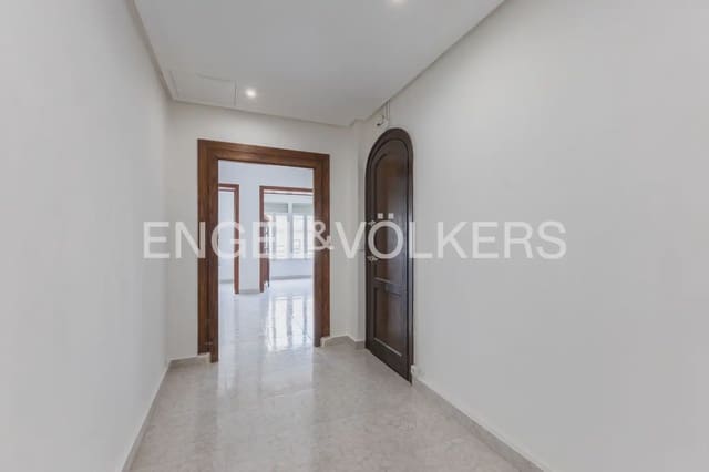 4 sovrum Lägenhet att hyra i La Gran Via, Valencia stad med garage - 2 200 € (Ref: 9963418)