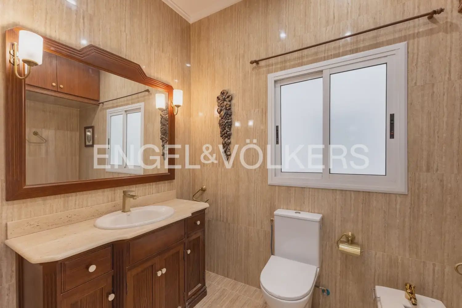 4 sovrum Lägenhet att hyra i Valencia stad med garage - 2 200 € (Ref: 9963418)
