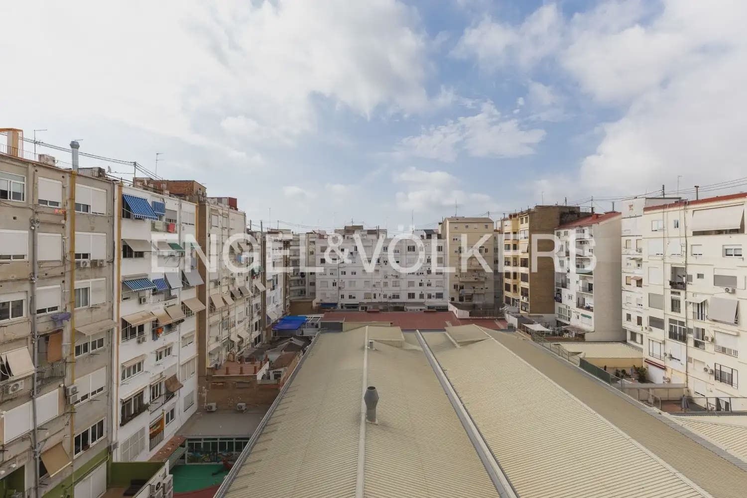 4 sovrum Lägenhet att hyra i Valencia stad med garage - 2 200 € (Ref: 9963418)