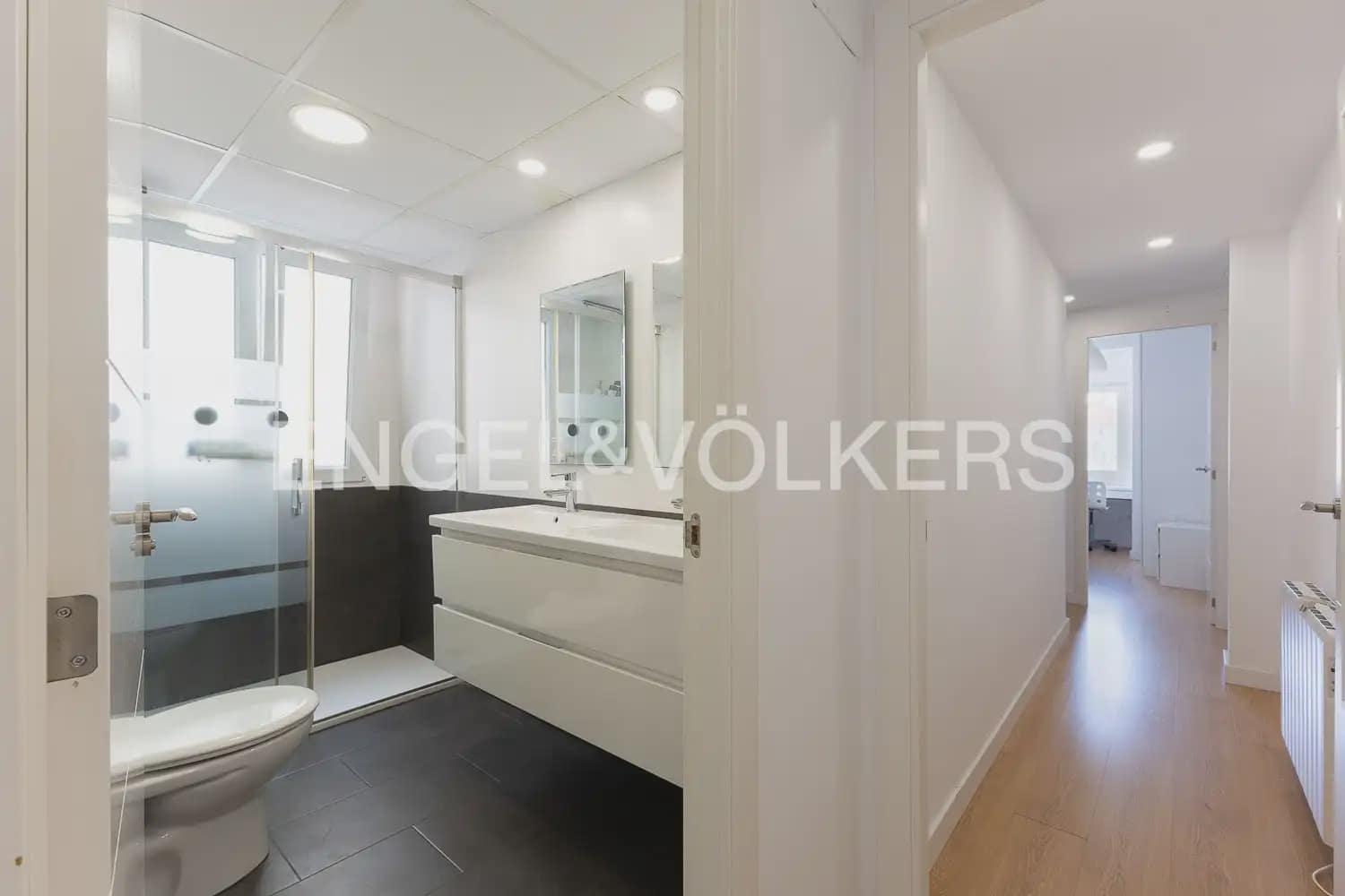 3 makuuhuone Asunto vuokrattavana paikassa Valencia kaupunki - 1 900 € (Ref: 9963419)
