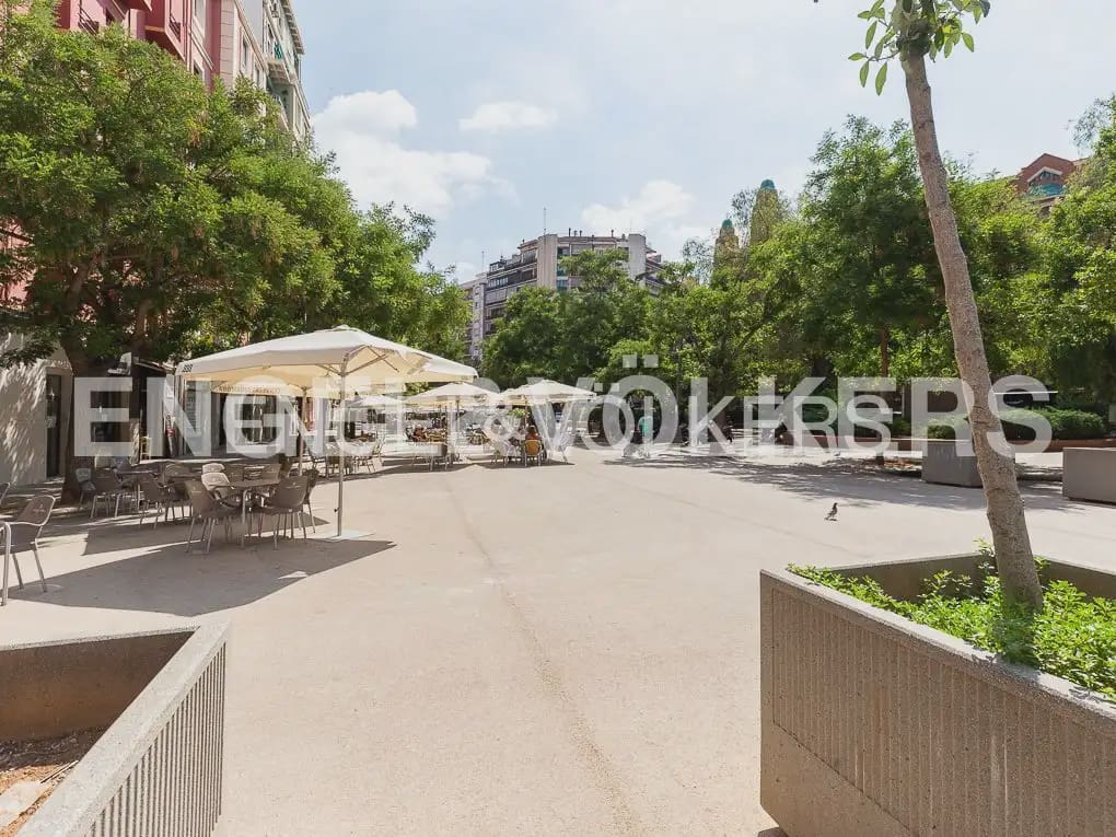 3 makuuhuone Asunto vuokrattavana paikassa Valencia kaupunki - 1 900 € (Ref: 9963419)