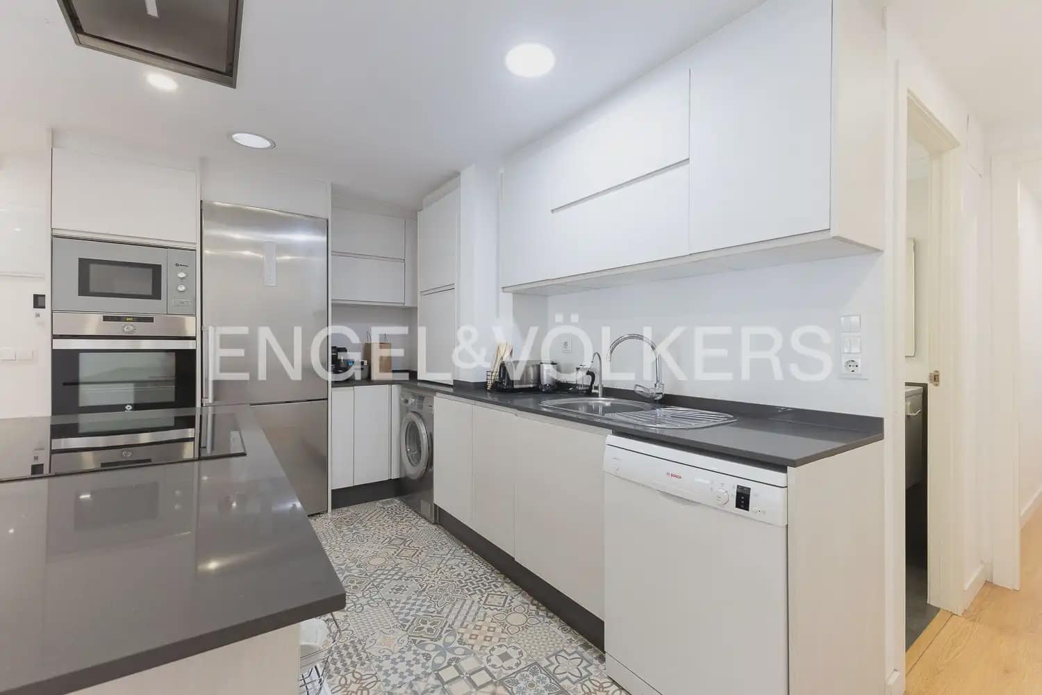 3 makuuhuone Asunto vuokrattavana paikassa Valencia kaupunki - 1 900 € (Ref: 9963419)