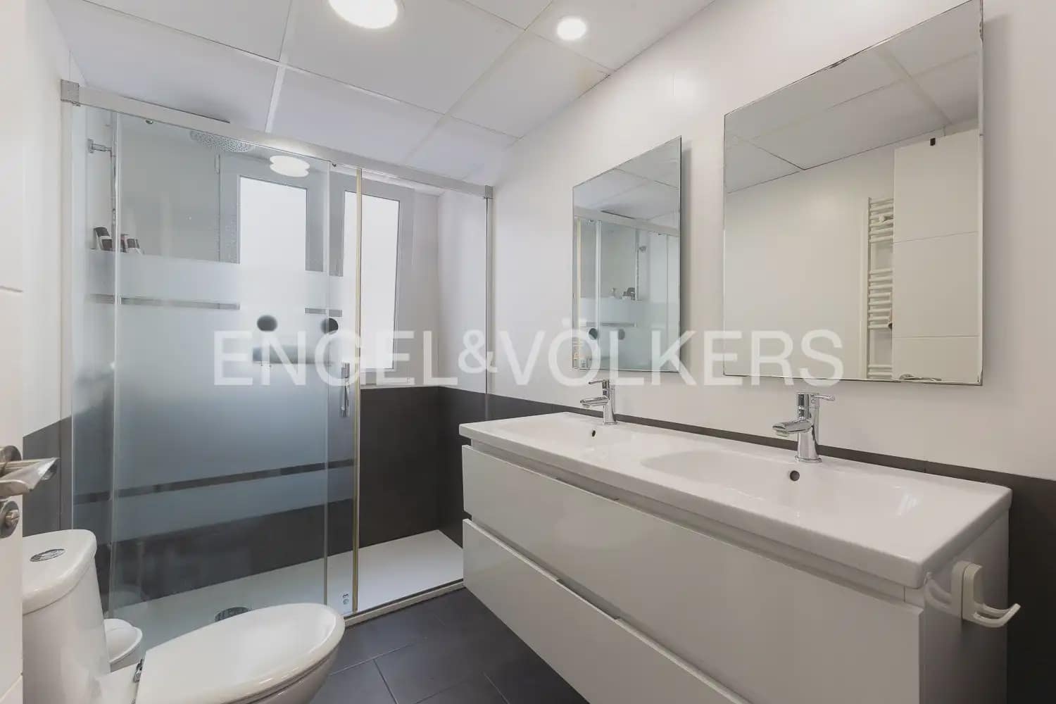 3 makuuhuone Asunto vuokrattavana paikassa Valencia kaupunki - 1 900 € (Ref: 9963419)