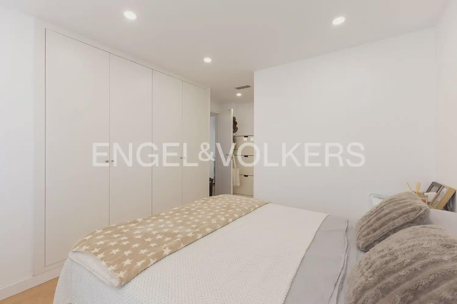 3 makuuhuone Asunto vuokrattavana paikassa Valencia kaupunki - 1 900 € (Ref: 9963419)