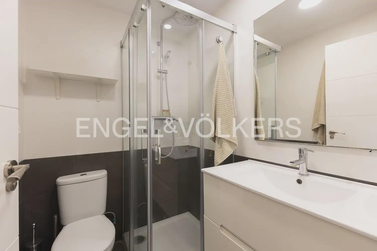 3 makuuhuone Asunto vuokrattavana paikassa Valencia kaupunki - 1 900 € (Ref: 9963419)