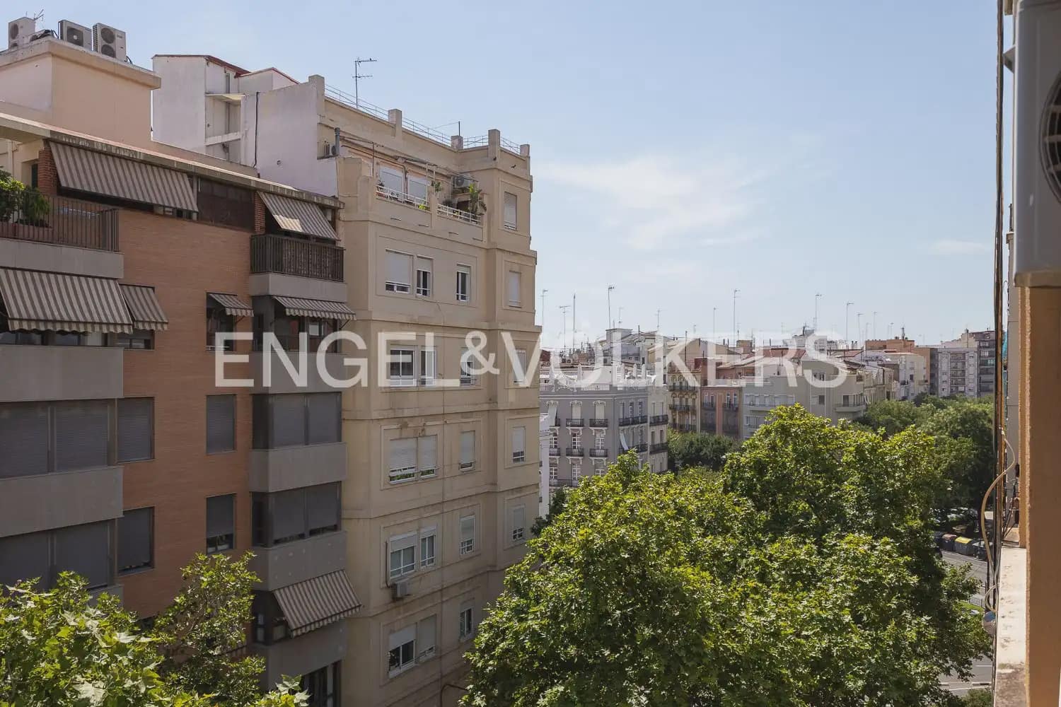 3 makuuhuone Asunto vuokrattavana paikassa Valencia kaupunki - 1 900 € (Ref: 9963419)