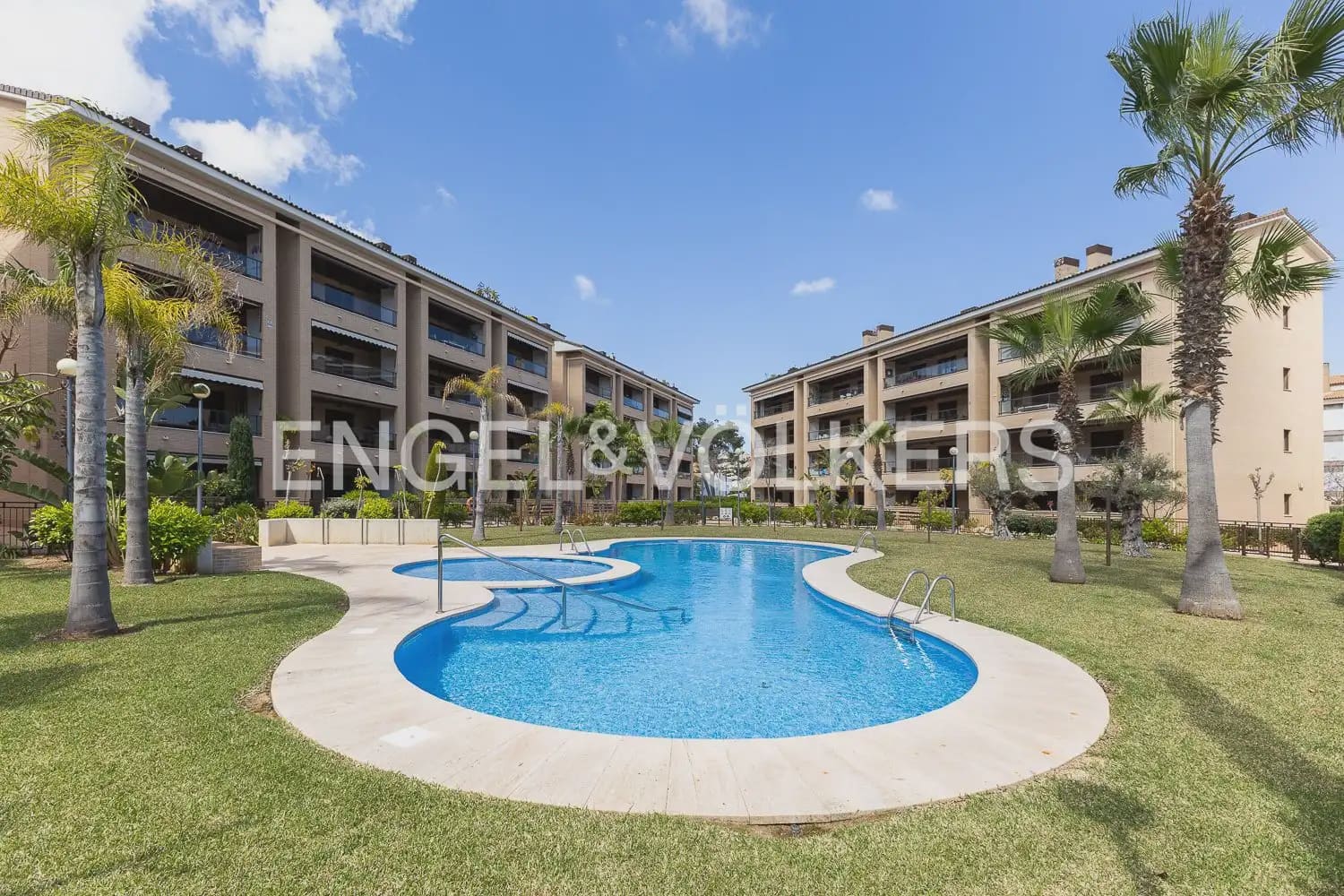 3 makuuhuone Asunto vuokrattavana paikassa Javea / Xabia mukana uima-altaan 
autotalli - 1 800 € (Ref: 9964085)