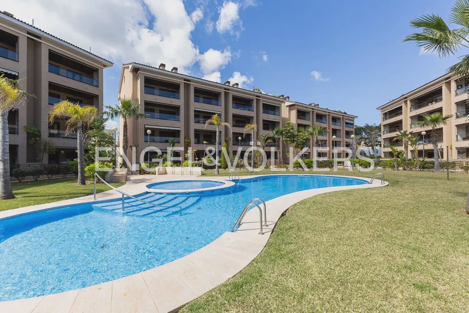 3 makuuhuone Asunto vuokrattavana paikassa Javea / Xabia mukana uima-altaan 
autotalli - 1 800 € (Ref: 9964085)