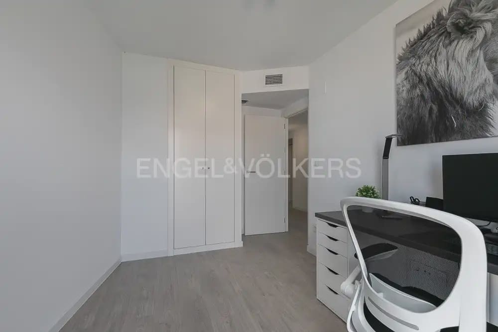 3 bedroom Flat for rent in Godella with pool garage - € 2,000 (Ref: 9964231)