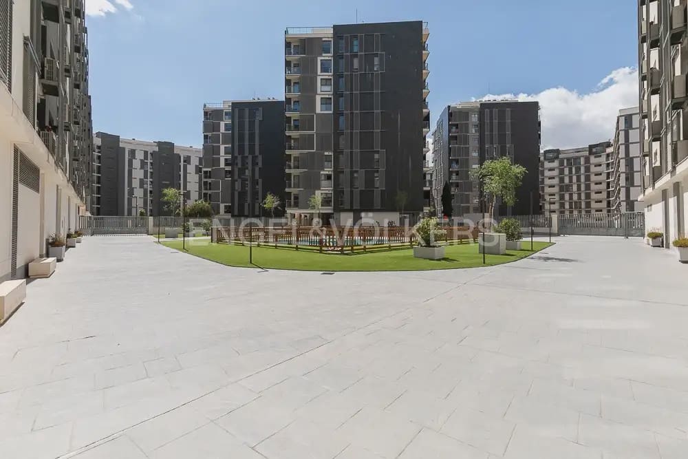 3 bedroom Flat for rent in Godella with pool garage - € 2,000 (Ref: 9964231)