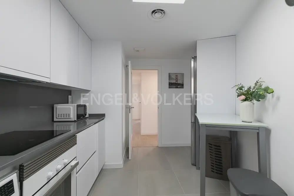 3 bedroom Flat for rent in Godella with pool garage - € 2,000 (Ref: 9964231)