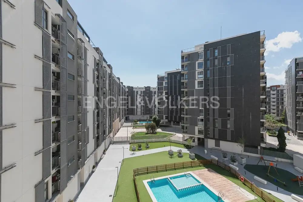 3 bedroom Flat for rent in Godella with pool garage - € 2,000 (Ref: 9964231)