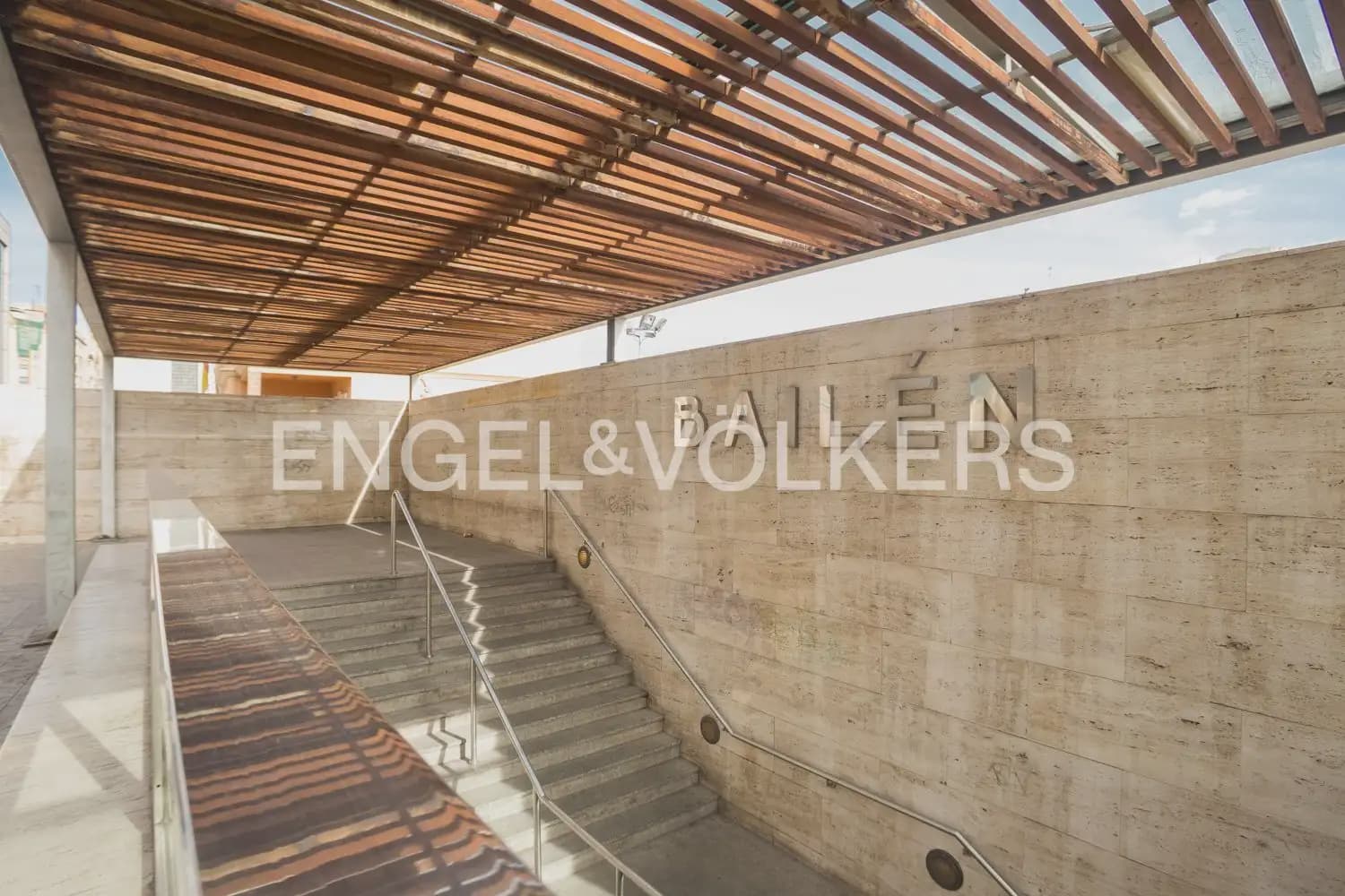 2 bedroom Flat for sale in Valencia city - € 455,000 (Ref: 9964383)