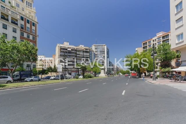 2 bedroom Flat for sale in La Roqueta, Valencia city - € 455,000 (Ref: 9964383)