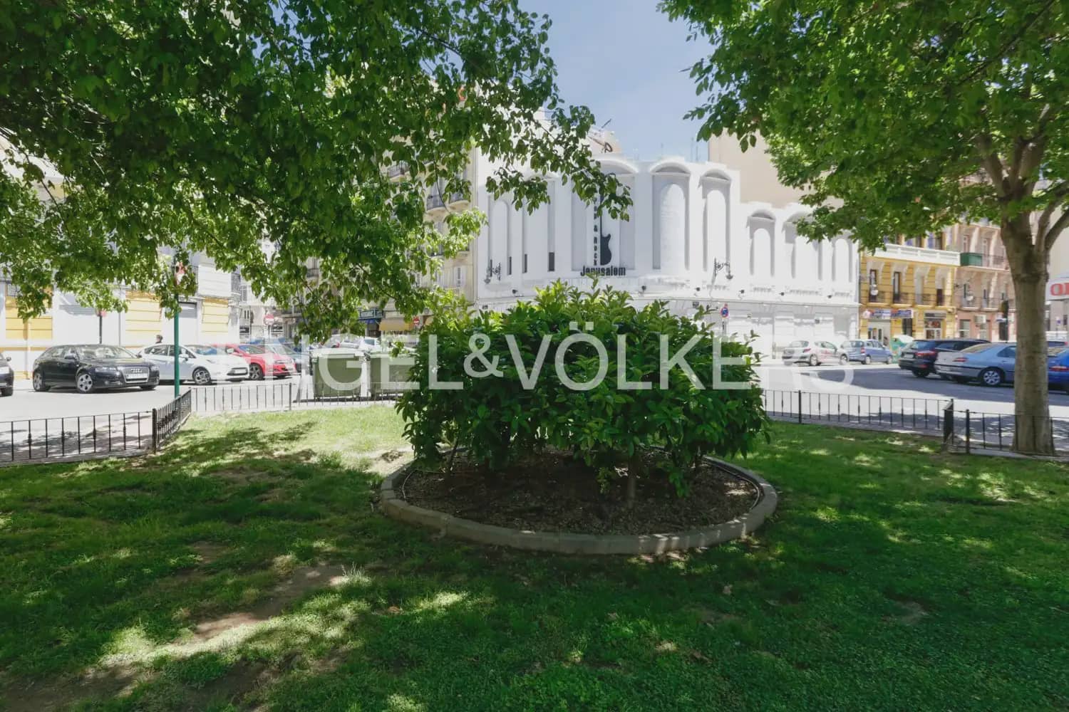 2 bedroom Flat for sale in Valencia city - € 455,000 (Ref: 9964383)