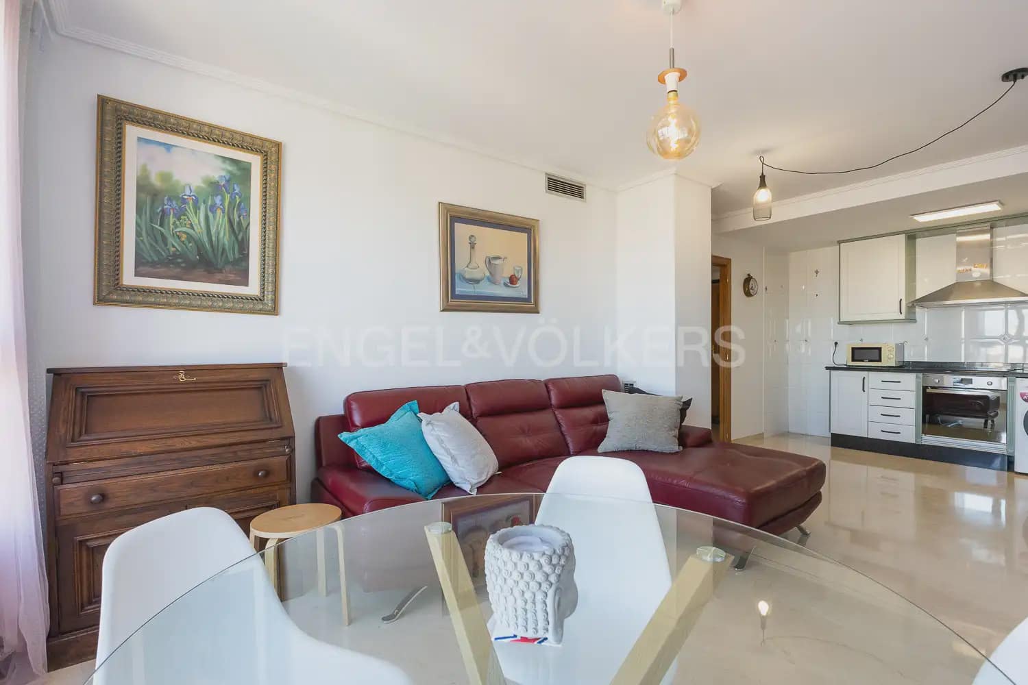 2 bedroom Flat for rent in Valencia city with pool garage - € 1,600 (Ref: 9964384)