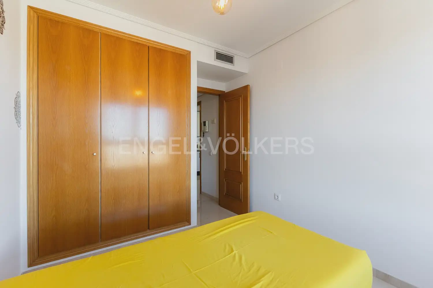 2 bedroom Flat for rent in Valencia city with pool garage - € 1,600 (Ref: 9964384)
