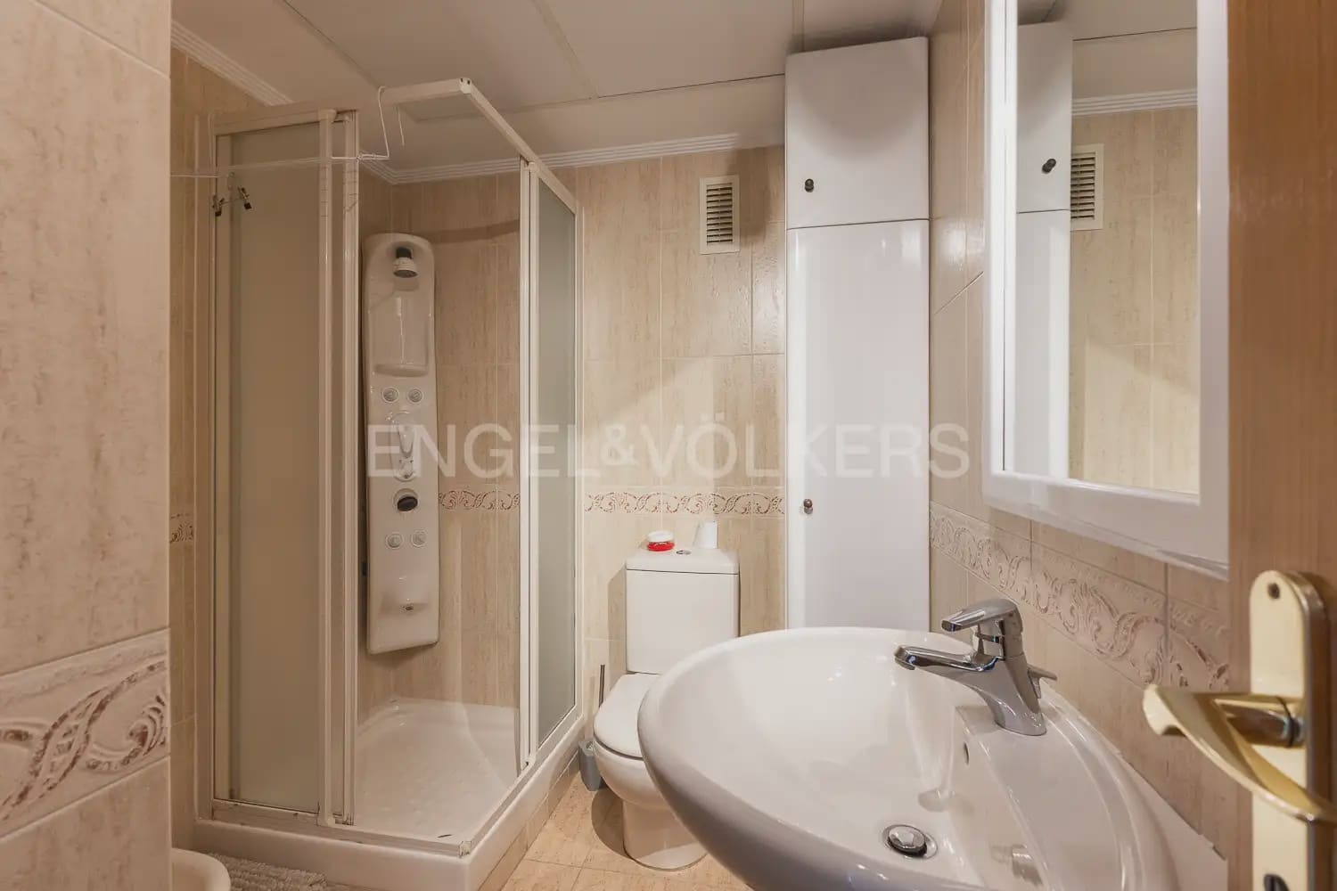 2 bedroom Flat for rent in Valencia city with pool garage - € 1,600 (Ref: 9964384)