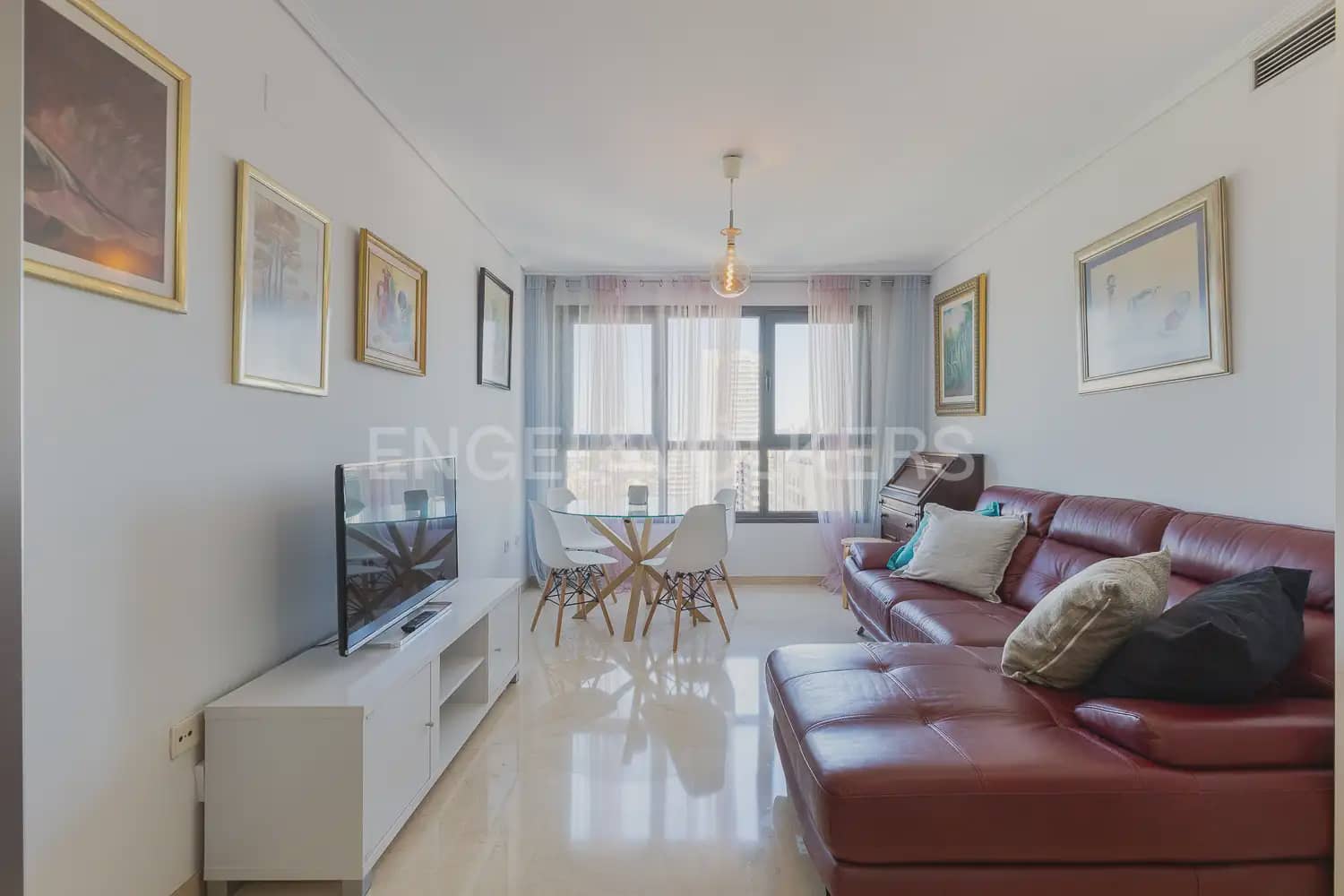 2 bedroom Flat for rent in Valencia city with pool garage - € 1,600 (Ref: 9964384)