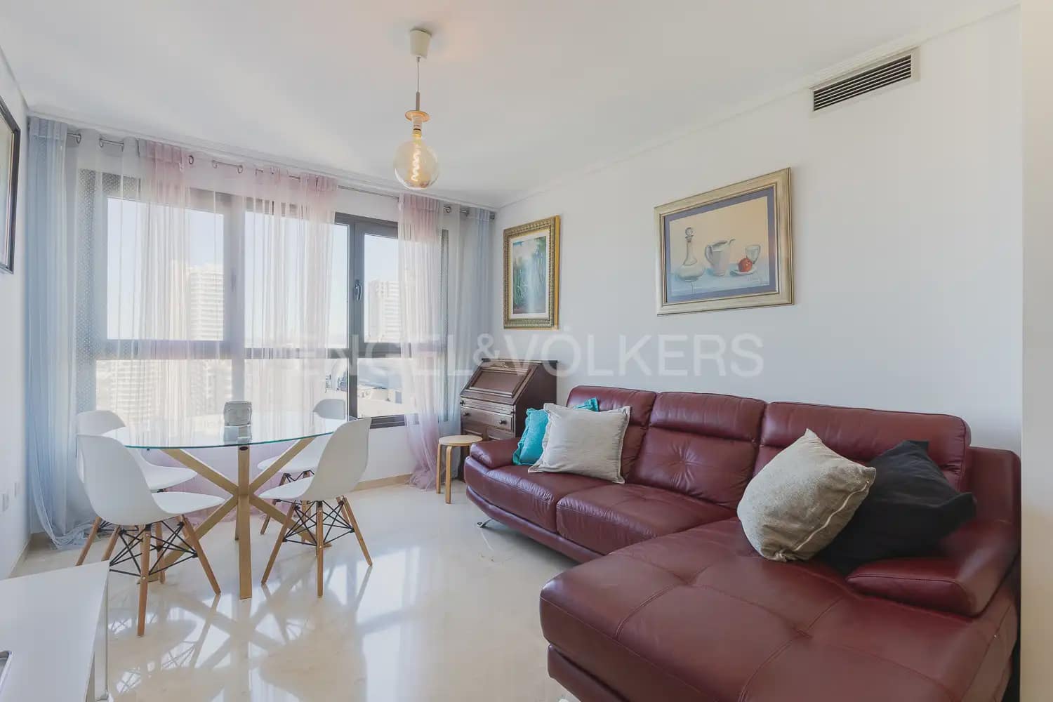 2 bedroom Flat for rent in Valencia city with pool garage - € 1,600 (Ref: 9964384)