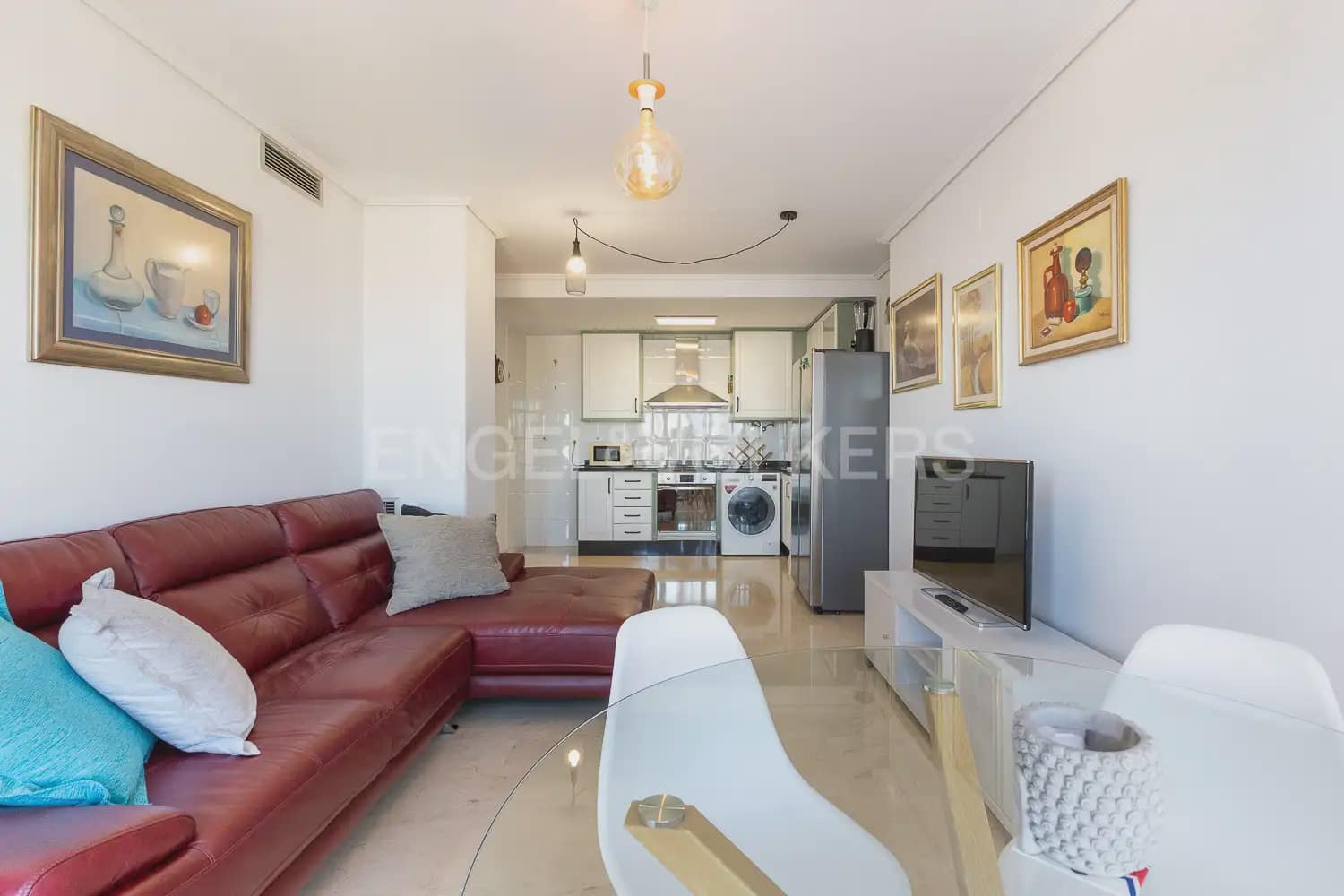 2 bedroom Flat for rent in Valencia city with pool garage - € 1,600 (Ref: 9964384)