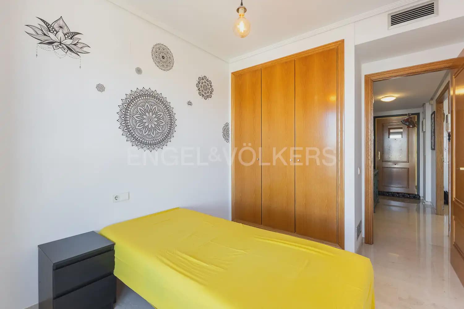 2 bedroom Flat for rent in Valencia city with pool garage - € 1,600 (Ref: 9964384)