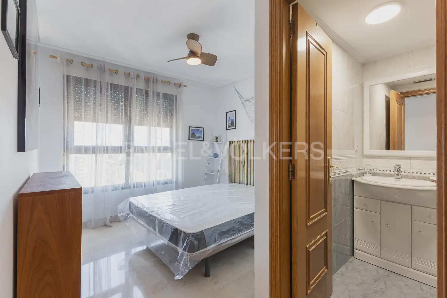 2 bedroom Flat for rent in Valencia city with pool garage - € 1,600 (Ref: 9964384)