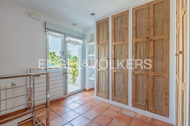 6 slaapkamer Villa te koop in El Montgó, Dénia met zwembad garage - € 1.350.000 (Ref: 9964481)
