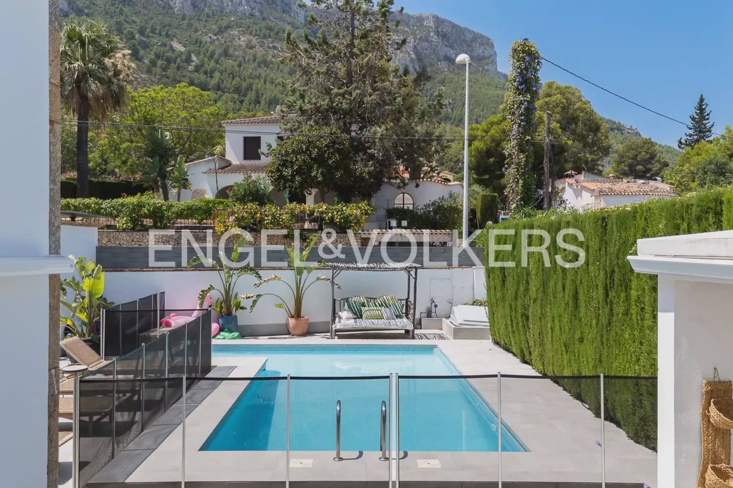 6 slaapkamer Villa te koop in Denia met zwembad garage - € 1.350.000 (Ref: 9964481)