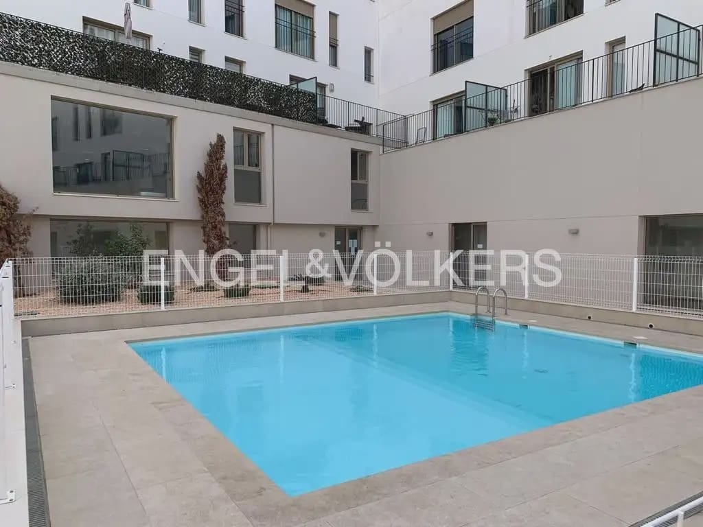 1 bedroom Flat for rent in Valencia city with pool garage - € 1,495 (Ref: 9964482)