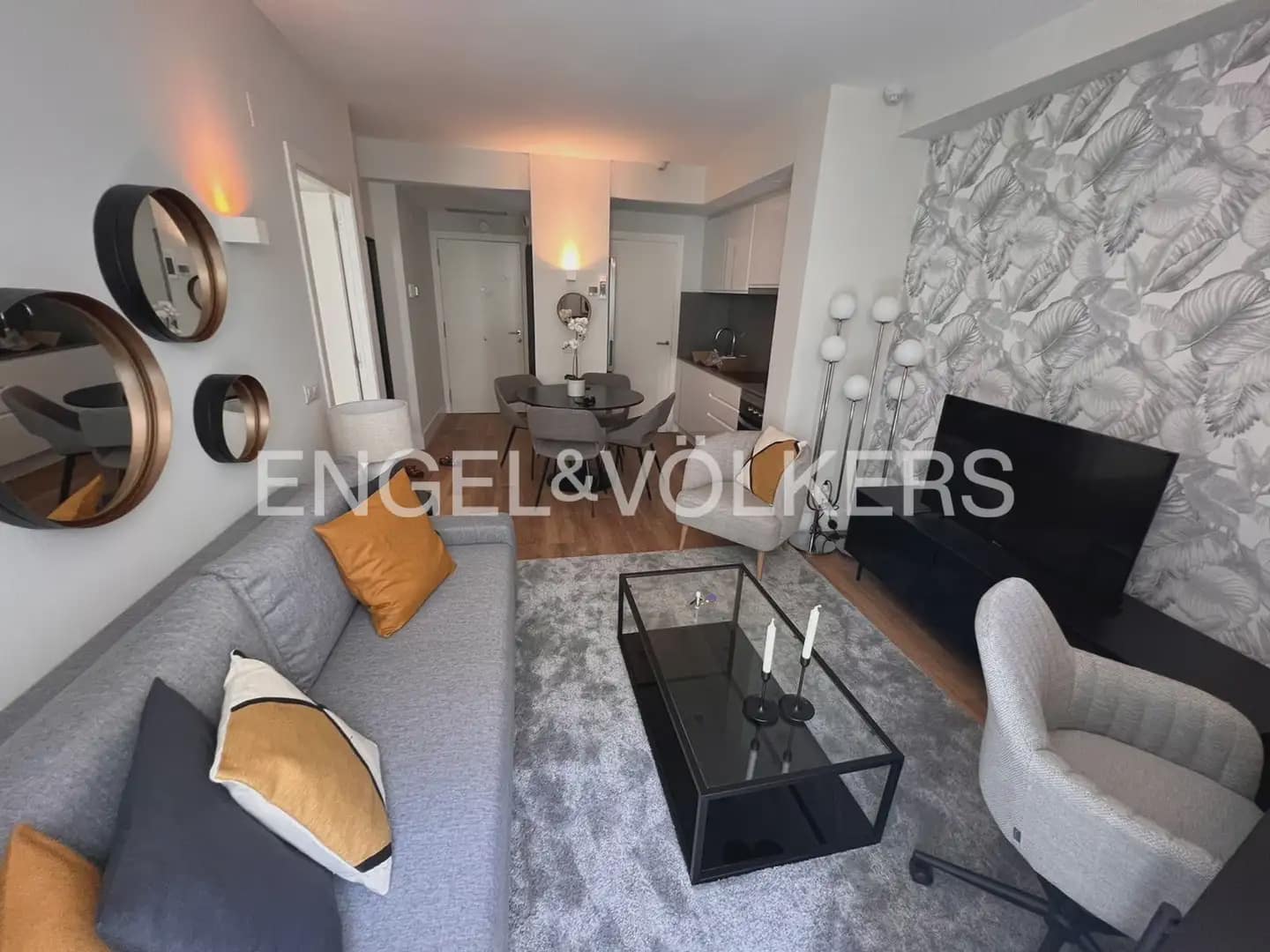 1 bedroom Flat for rent in Valencia city with pool garage - € 1,495 (Ref: 9964482)