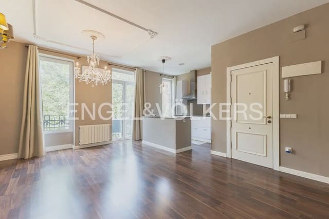 2 makuuhuone Asunto vuokrattavana paikassa Exposicio, Valencia kaupunki - 2 000 € (Ref: 9964483)
